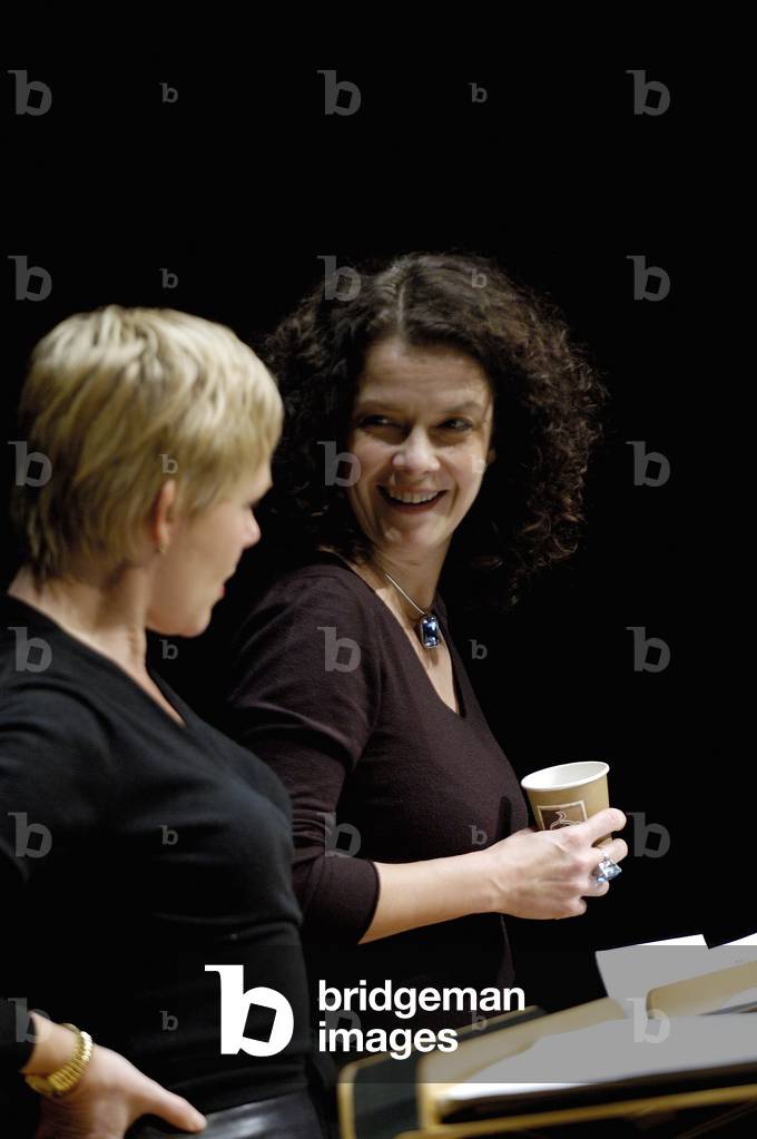 Sopranos Barbara Bonney (left)