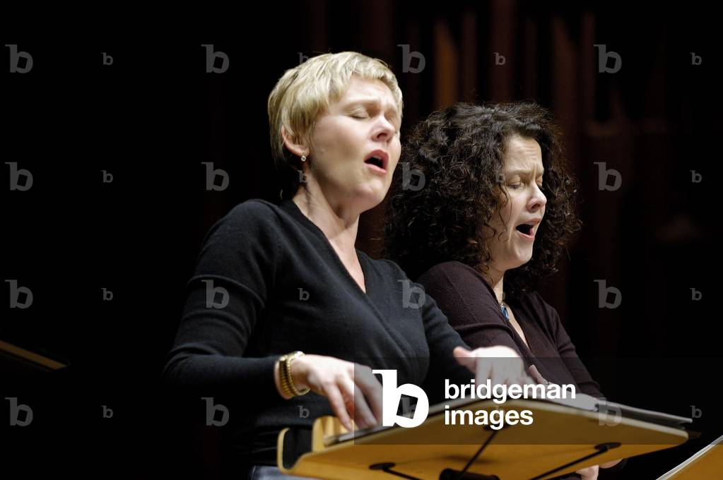 Sopranos Barbara Bonney (left)