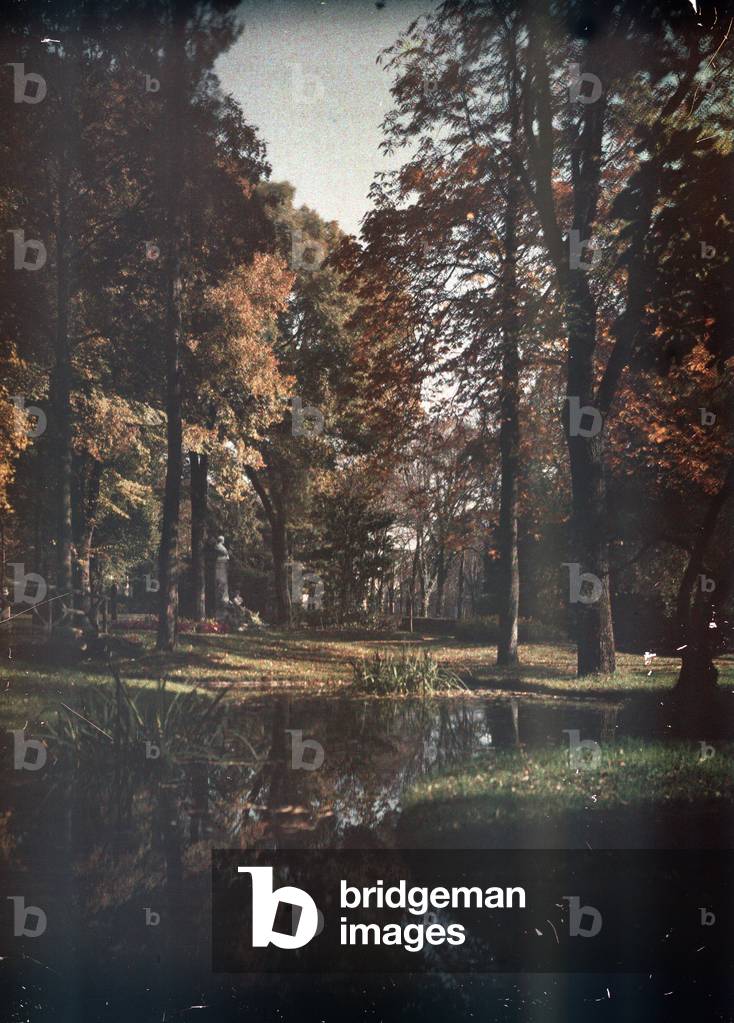 Poitou picturesque: Jardin public de Poitier, 1911, Poitier, France - Autochrome anonymous