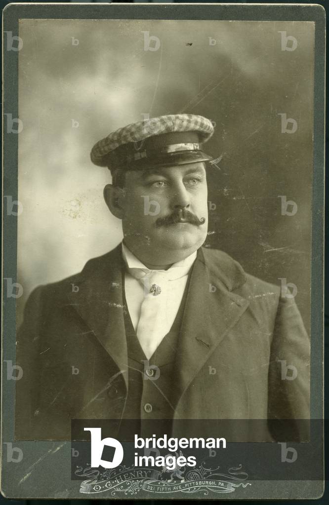Pennesylvanie, Pittsburgh: Studio portrait of an American in cap, 1890