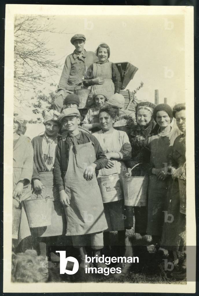 France, Centre, Indre-et-Loire (37), Orbigny: harvest, 1927