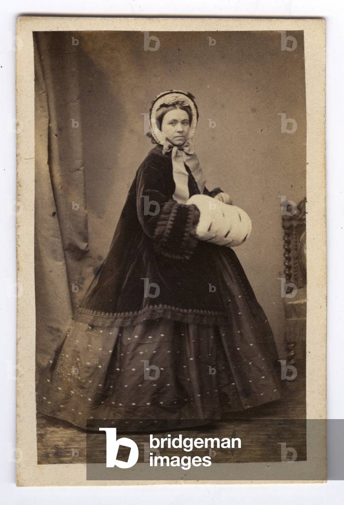 Tours, Indre-et-Loire (37), Centre, France, An elegant young woman in winter coat and sleeve, 1865