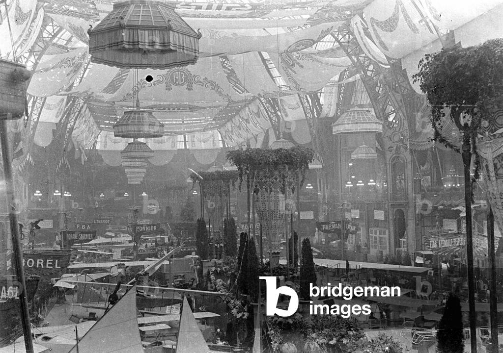 France, Ile de France, Paris (75): at the Grand Palais, Air Show, Interieur, 1913 - Borel, Morane-Saulnier, Bleriot, Ponnier, Farman, REP establishment