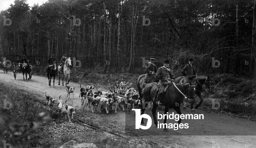 France, Centre, Indre-et-Loire (37): Team of Champ Chevrier, hunting, 1907