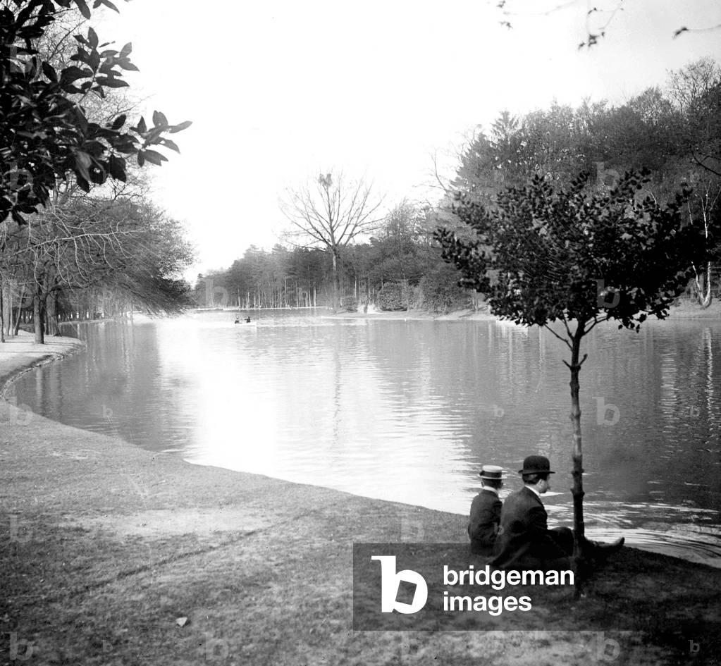 France, Ile-de-France, Paris (75): Bois de Boulogne, le lac, 1888