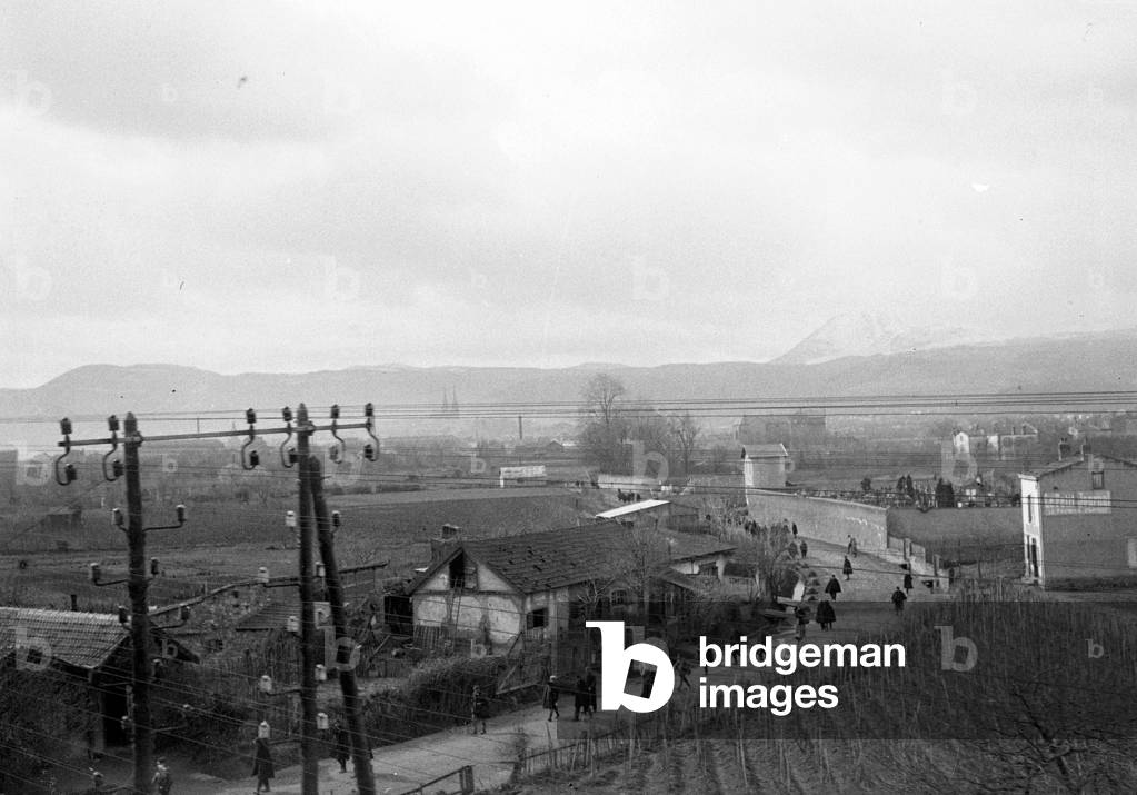 First World War: France, Lorraine, Vosges (88), Saint-Die-des-Vosges (Saint die des vosges): railway lines, scene of life during the war, soldiers and population on the road, 1916