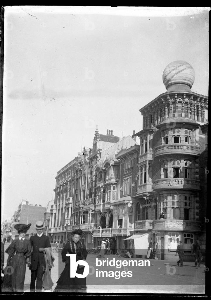 Belgium, Ostend: A beachfront building with a roof in the shape of a sphere, 1895 - speranza has the big house of white epinal embroidery factory and fine lingerie
