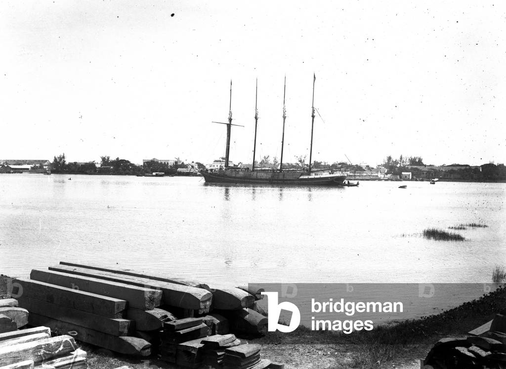 Indochina/Vietnam, Haiphong (Hai phong): A 4-mats in Haiphong Harbour next to the sawmill on the Red River, 1900