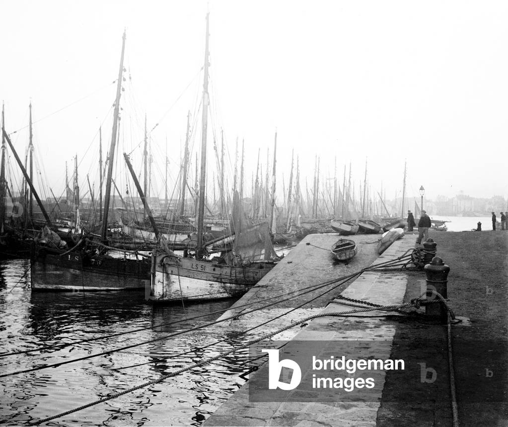 France, Pays de la Loire, Vendee (85), Les Sables-d'Olonnes: a corner of the harbour with fishing boats at the dock, 1918 - boats: LS 78 - LS 51