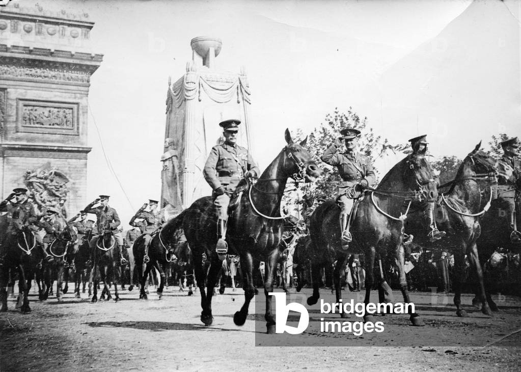 France, Ile-de-France, Paris (75): Victory Feast of July 14, 1919, American and English officers on horseback, depart on the Champs Elysees, 1919