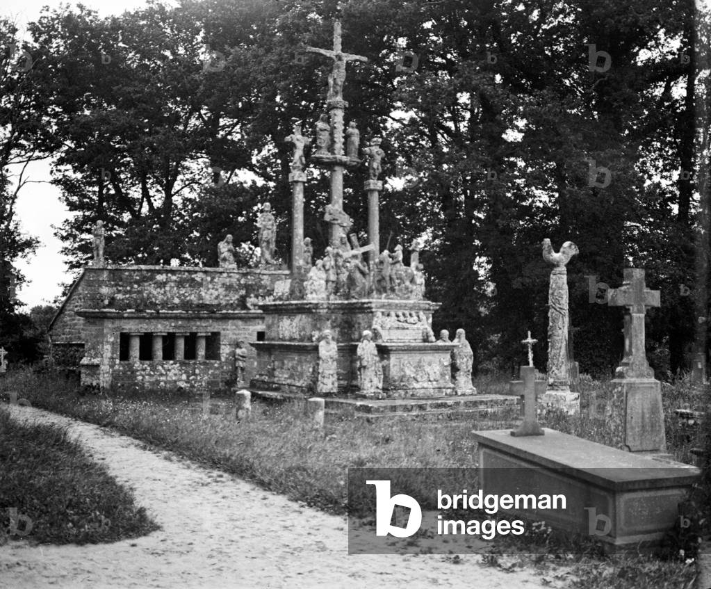 France, Brittany, Morbihan (56), Guehenno: the parish enclosure with its calvary, its ossuary and its statues, 1935