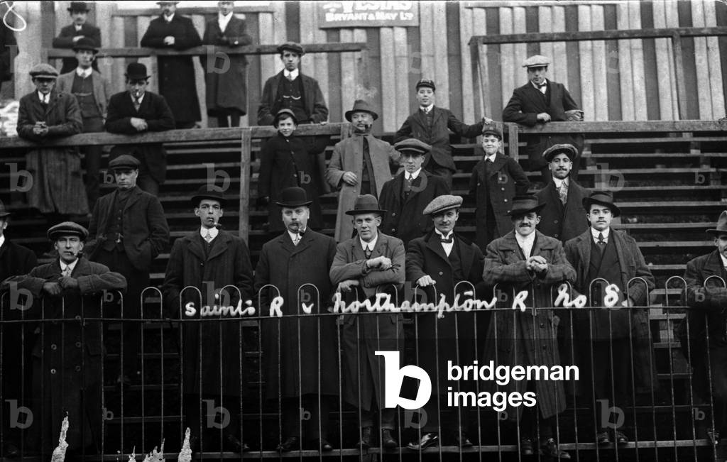 United Kingdom, Northampton: Spectators in a racetrack stand, 1920