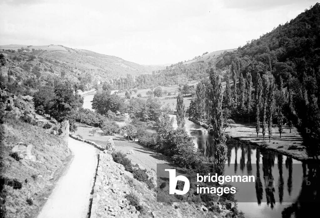 France, Auvergne, Allier (03), Chouvigny: Gorges de la Sioule, 1920