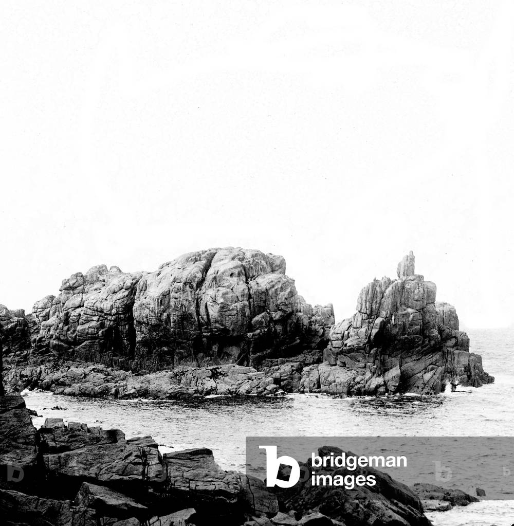 France, Brittany, Cotes d'Armor (22), Brehat Island: the rocks features, 1900