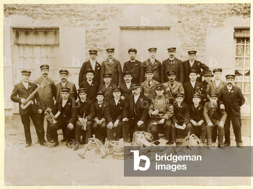 France, Ile-de-France, Yvelines (78), Longvilliers: municipal harmony in uniform, with wind instruments, 1905