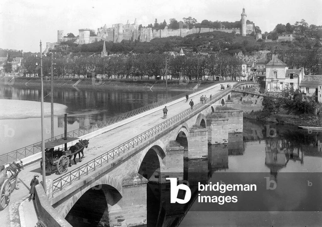 France, Centre, Indre-et-Loire (37), Chinon: General view, the Chateau, bridge over the Vienne and still of a vintage boiler pulls by a horse, 1910