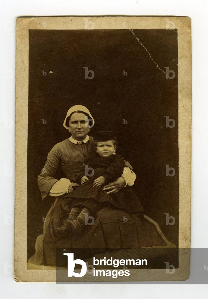 Azay-sur-Cher, Indre-et-Loire (37), Centre, France, Madame Melaut and her child, 1868