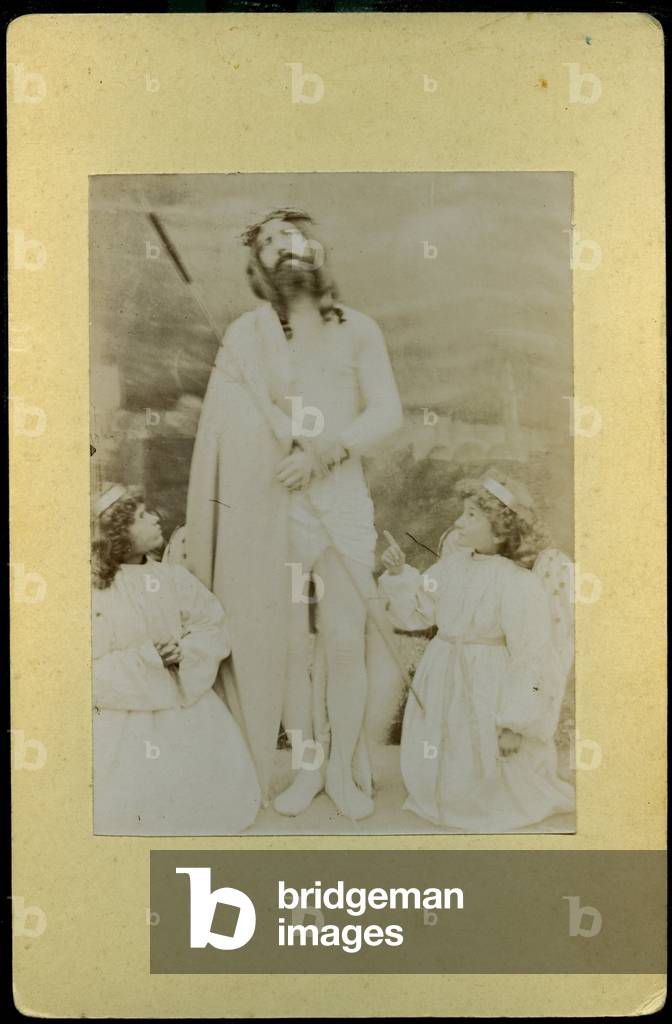 An amateur photograph depicting a religious scene Jesus Christ surrounded by two angels, 1890