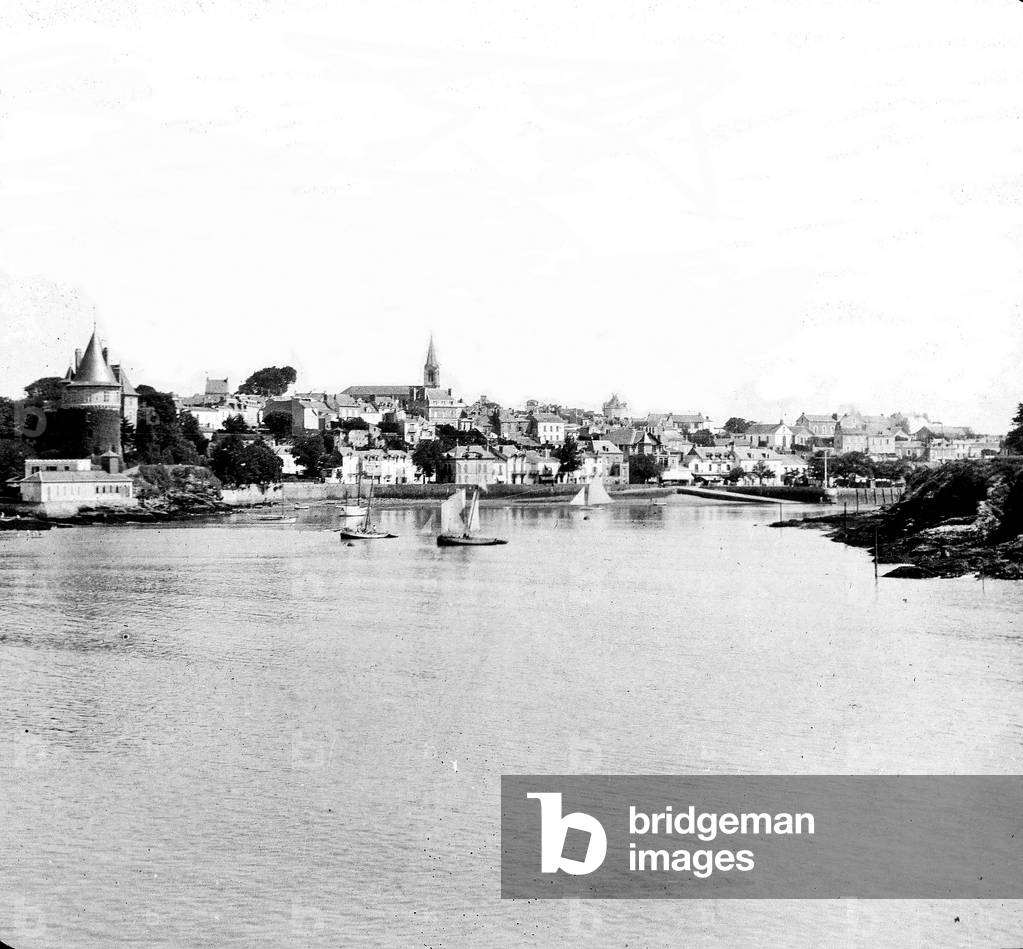 France, Pays de la Loire, Loire Atlantique (44), Pornic: the port a maree high with sailboats, general view, 1890