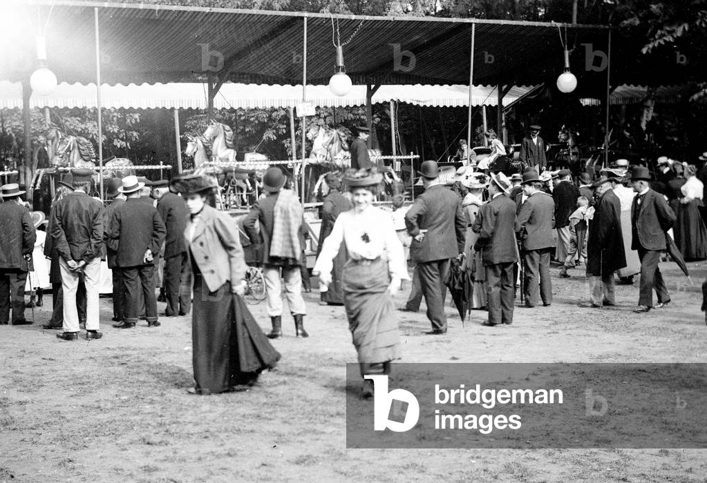 Frankreich: Fasching, Reiten für Erwachsene, animierte Ansicht, viele Zuschauer, 1895 - Manege 15
