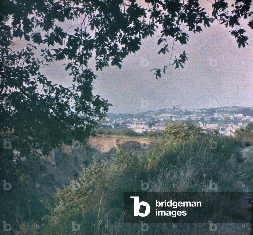 Autochrome anonymous - Anjou picturesque: Panoramic view, Saumur, France, 1916