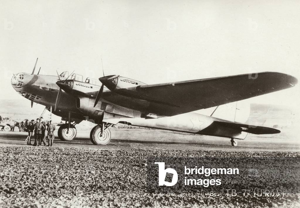 Immagine di Fotografia "Il bombardiere quadrimotore russo pesante TB7 utilizza durante la seconda guerra mondi
