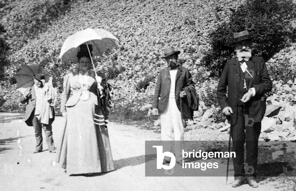 France, Auvergne, Puy-de-Dome (63), La Bourboule: Monsieur du Mas and Madame de Varenne in cure, walk around the Bourboule, 1895