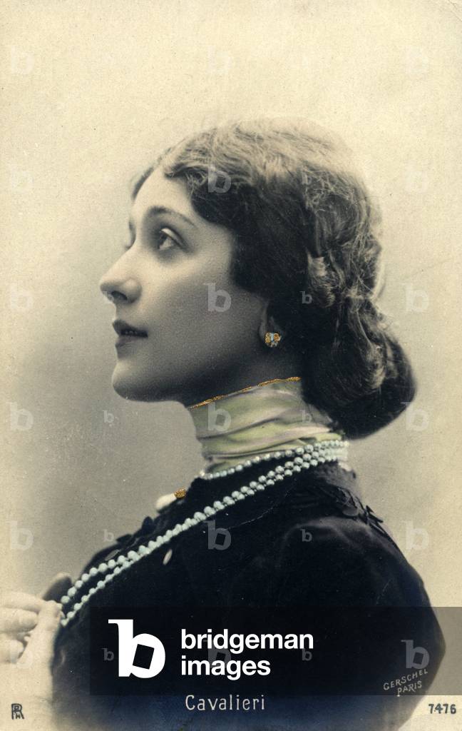 Image de Photographie représentant Portrait de LINA CAVALIERI (1874-1944) 1944