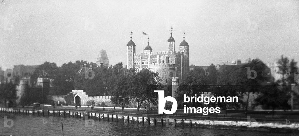 United Kingdom, London: Tower of London on the River Thames, 'Tower of London', 1937
