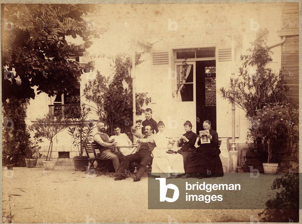 France, Centre, Indre-et-Loire (37), Chambray les Tours (Chambray-les-Tours): photograph of staff serving the family of Ornano in la Branchoire, 1885