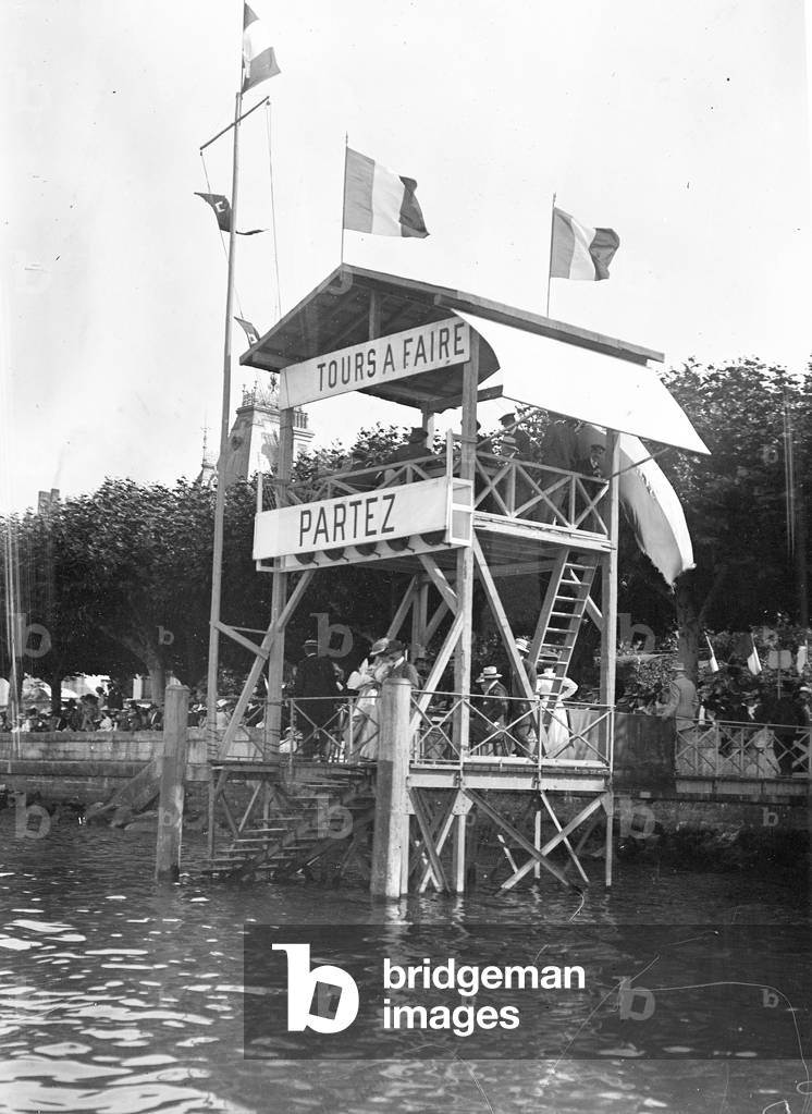 France, Ile-de-France, Yvelines (78), Le Pecq: Nautical fete, the start podium, 1902