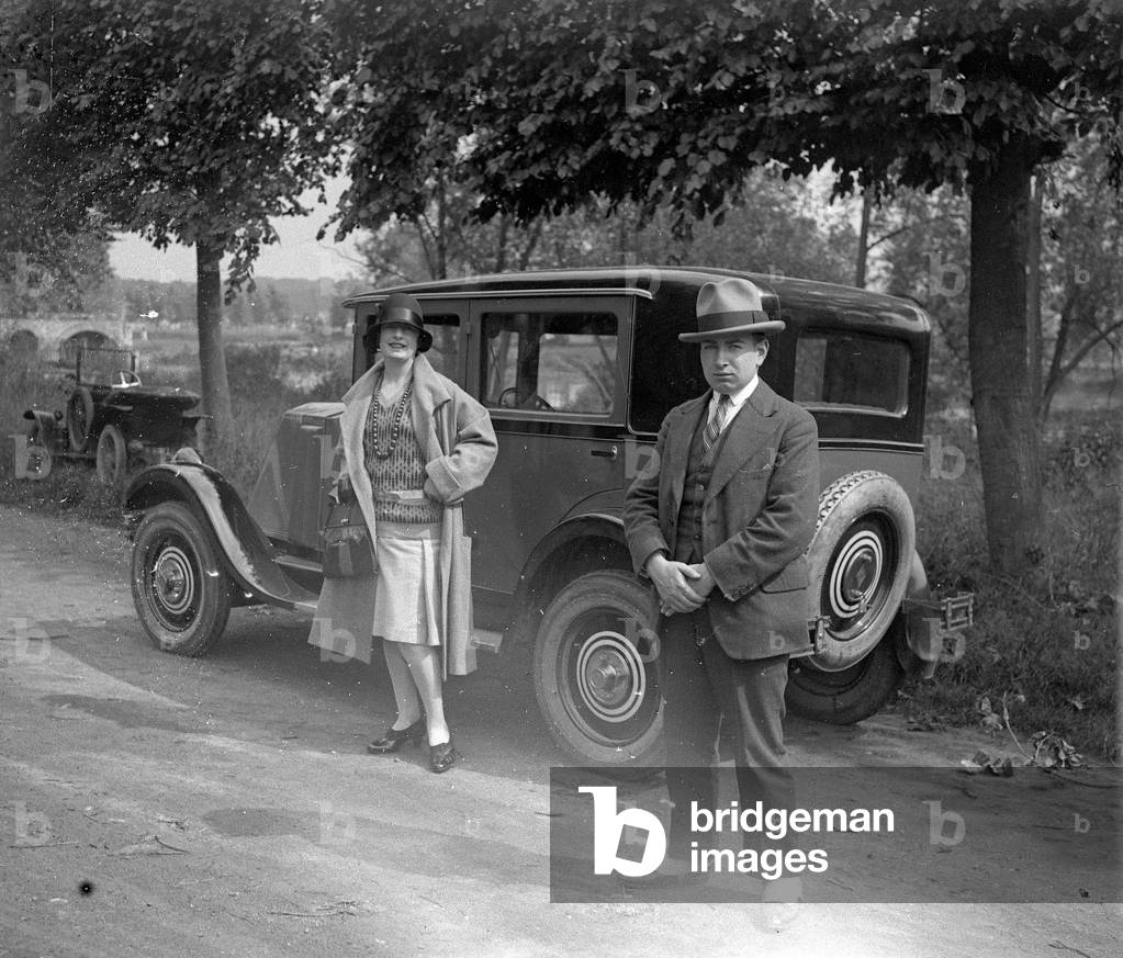 France, Centre, Indre-et-Loire (37): Renault car, sedan, 1925 - registration: 510-E32