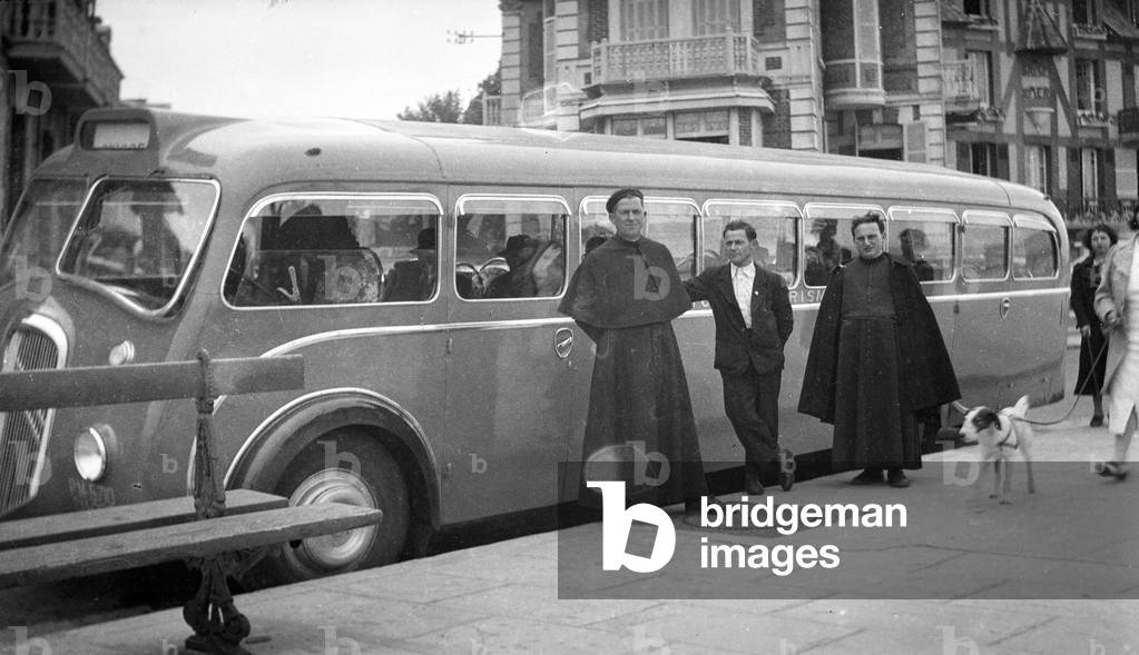 France, Pays de la Loire, Vendee (85), Les Sables-d'Olonnes (sable d'olonne): Tourist coach, citroen coach, 1938