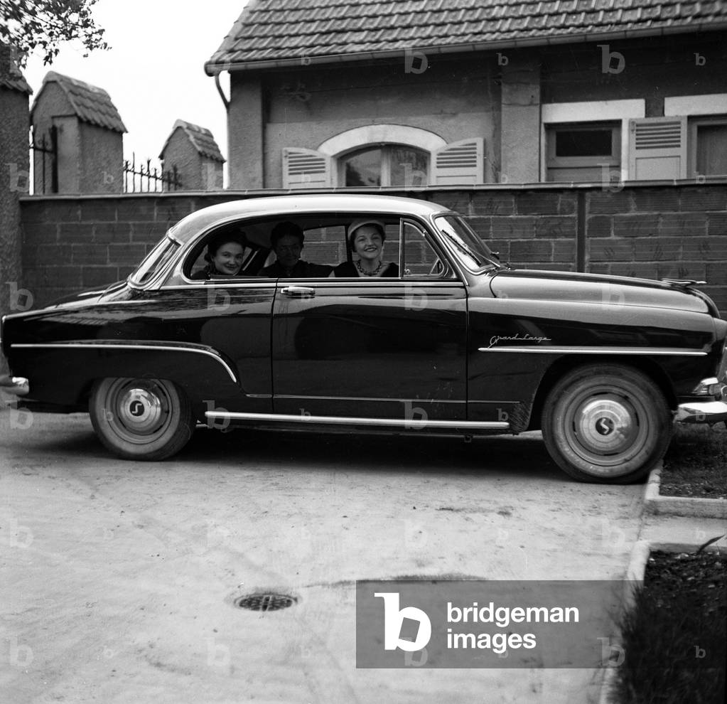 France: a car Simca Grand Large, 1955