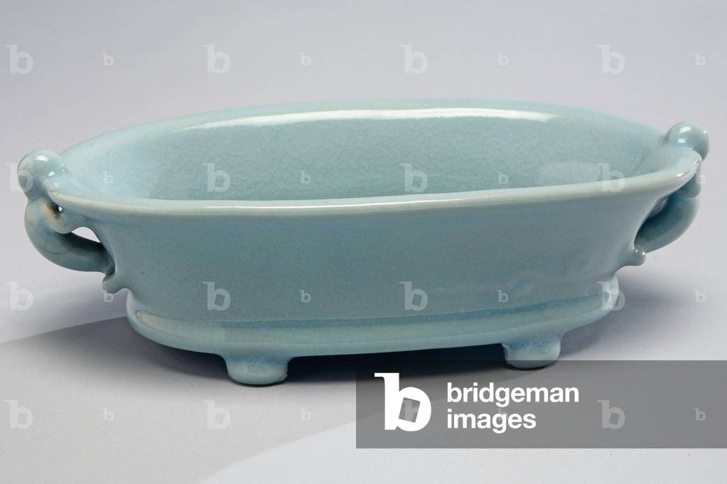 Narcissus bowl, c.1736-95 (porcelain & clair de lune glaze)