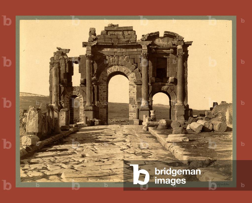 Roman ruins Thamugas, Arc de Triomphe, Algiers, Neurdein brothers 1860 1890 ©LisztCollection/Leemage 