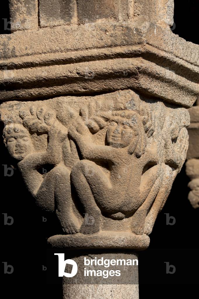 Cathedral. The cloister. A capital. Romanesque. 12th century.