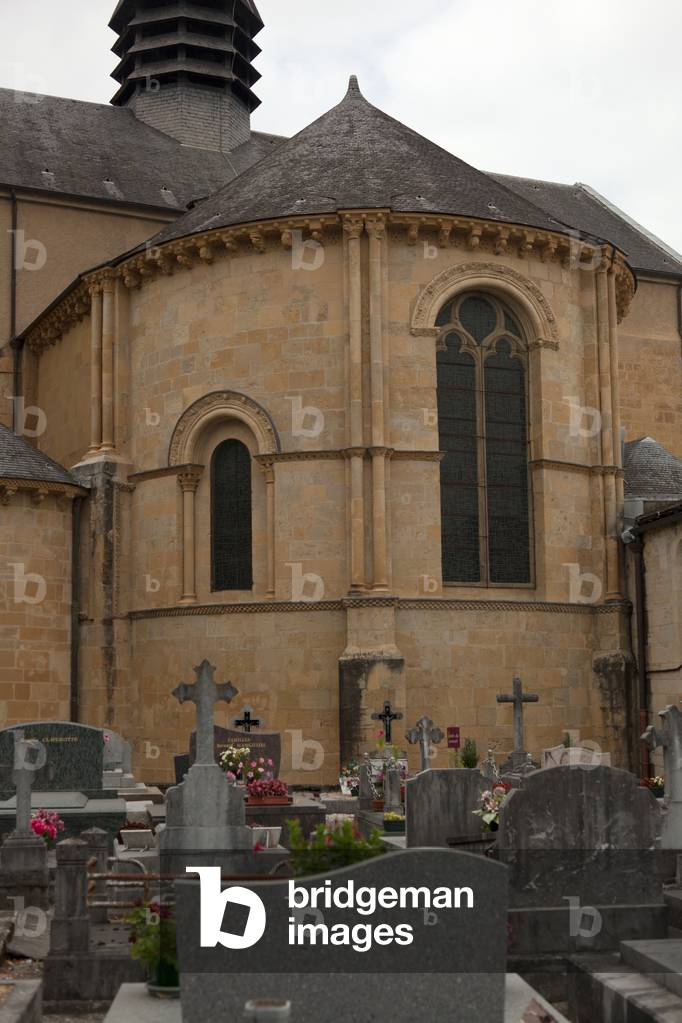 Cathedral (Cathédrale Notre-Dame-de-l'Assomption de Lescar). Exterior. The chevet.
