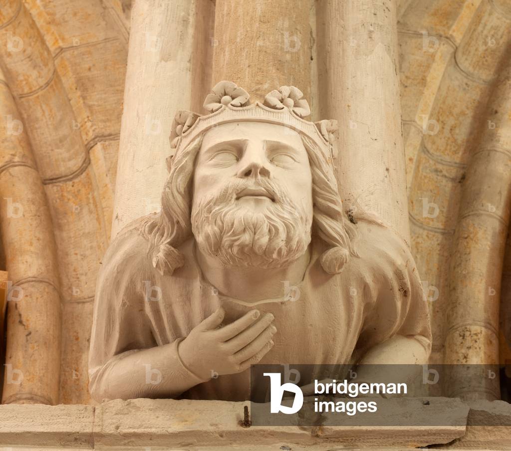 Church (Église Saint-Sauveur du Petit-Andely). Interior. The choir. A corbel.