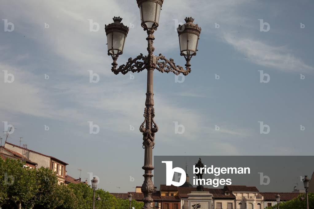 Plaza Mayor. A street lantern.