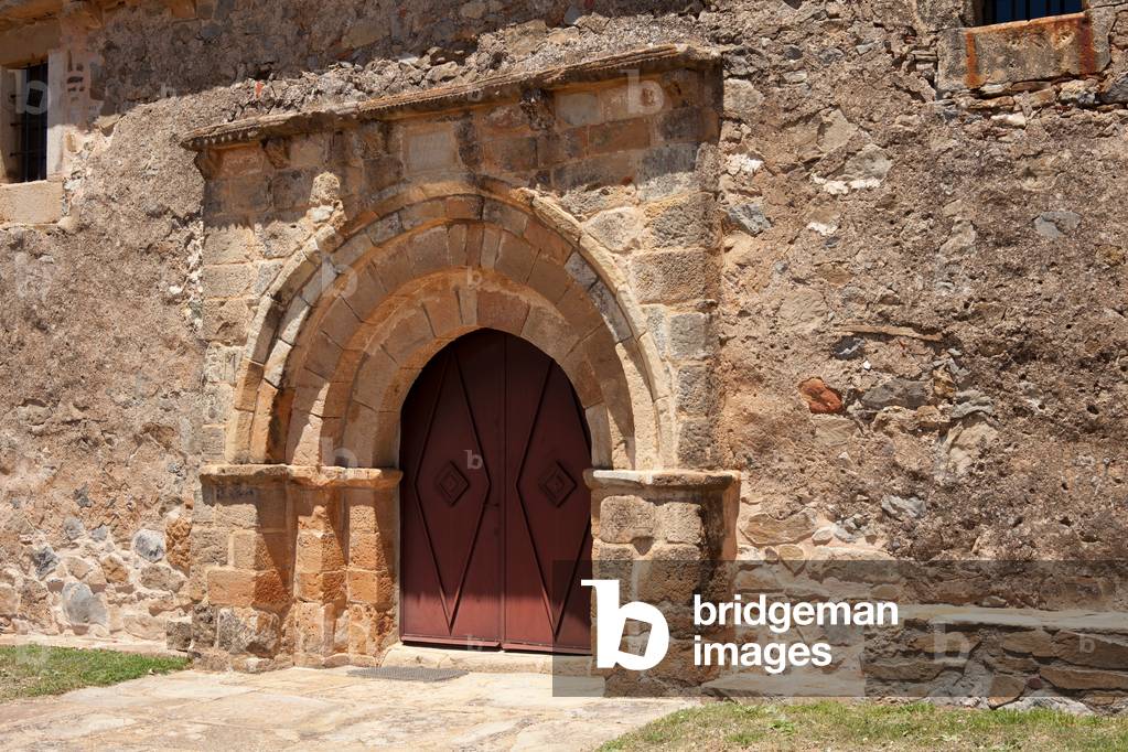 Pedraza. Church. South entrance portico.