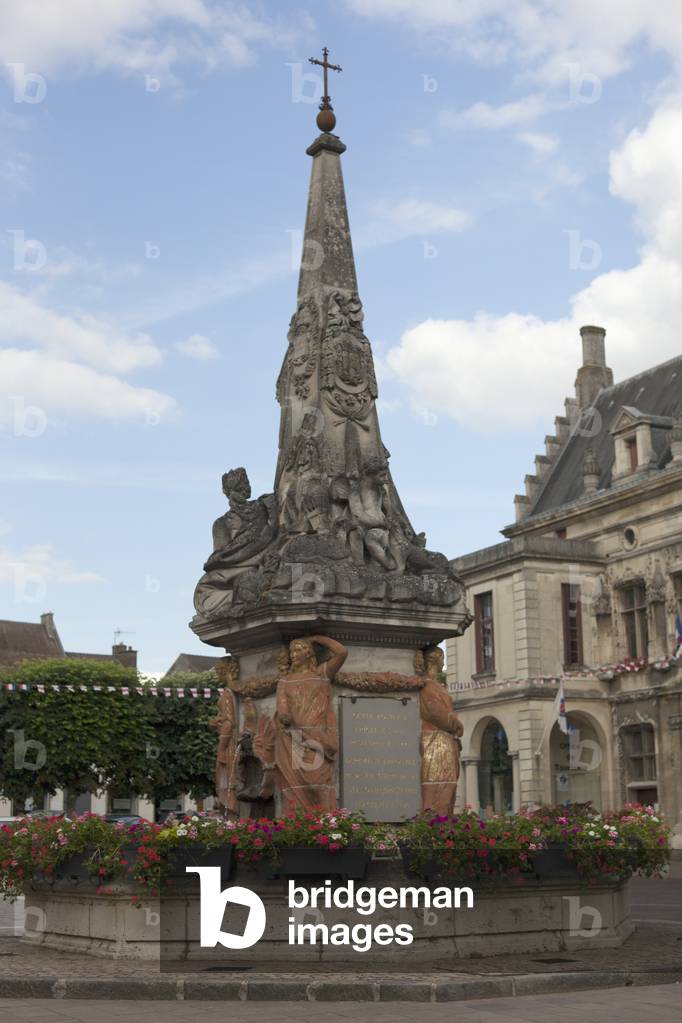 La fontaine du Dauphin, Noyon, France (photo)