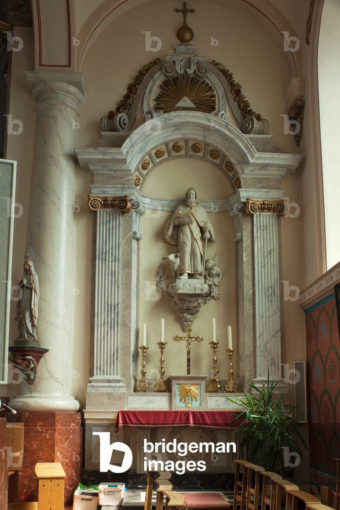 Parish church (Onze-Lieve-Vrouw Hemelvaartkerk). Interior.