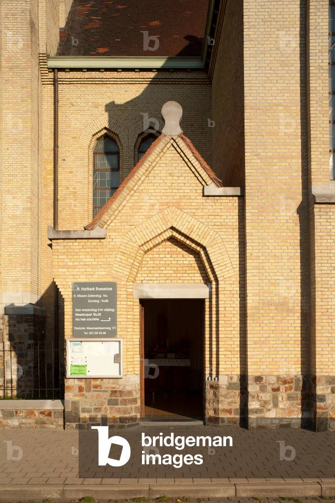 Parish church (Heilig-Hartkerk). Exterior. Modernism.