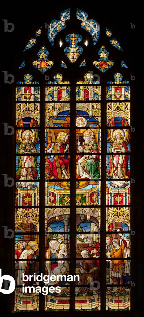 Collegiate church (Sint-Walburgakerk). Interior. South aisle. Stained glass window. 1914.