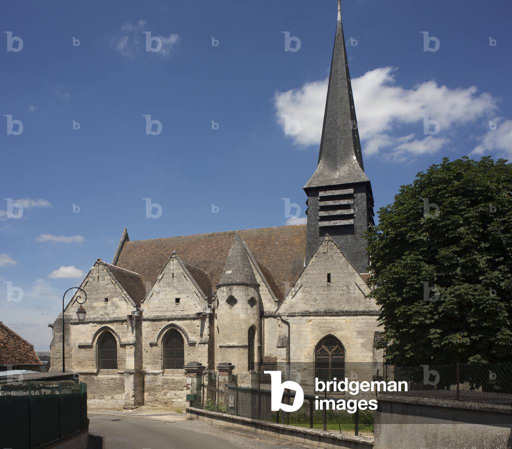 Parish church (Église Saint-Pierre-ès-Liens). Exterior. South.