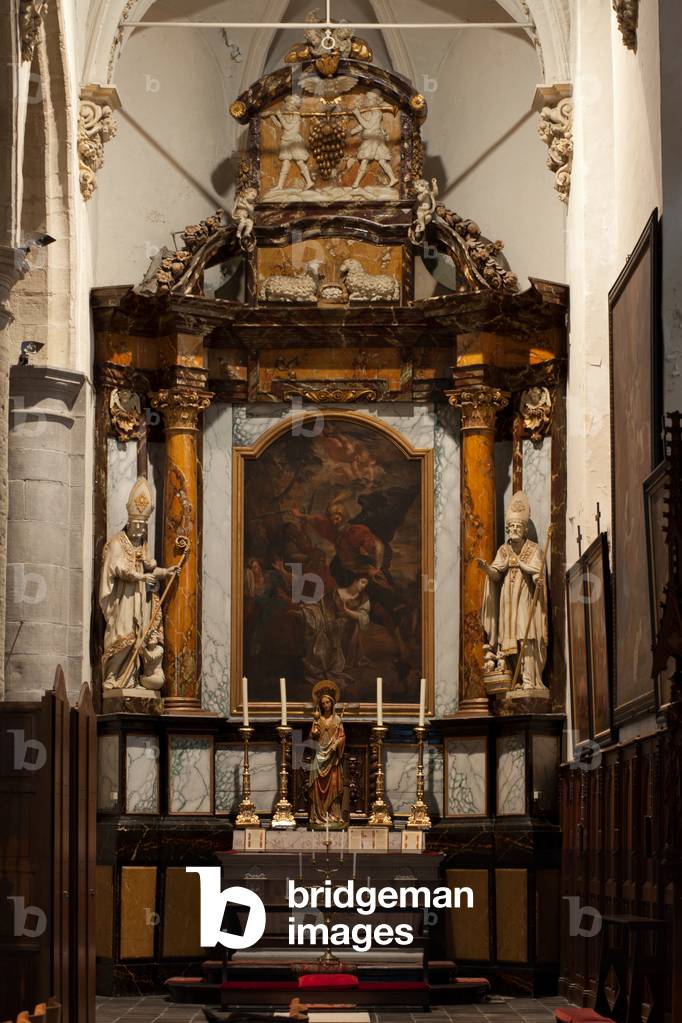 Parish church (Sint-Martinuskerk Ekkergem). Interior. South apse. The altar. Baroque.