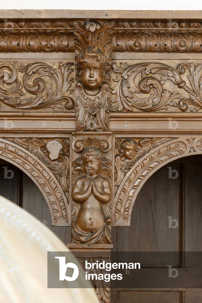 Parish church (Sint-Pieterskerk). Interior. Parish church (Sint-Pieterskerk). Interior. Baptistal chapel. The confessional. Detail.