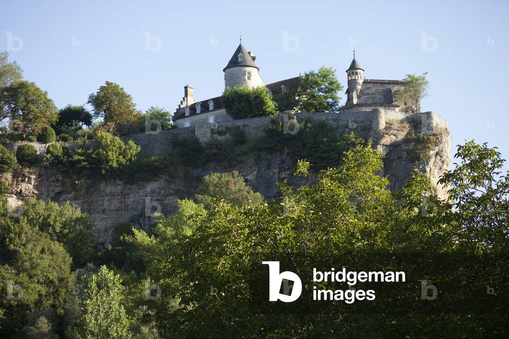 Pont de l'Ouysse. The castle and the chapel. The site.