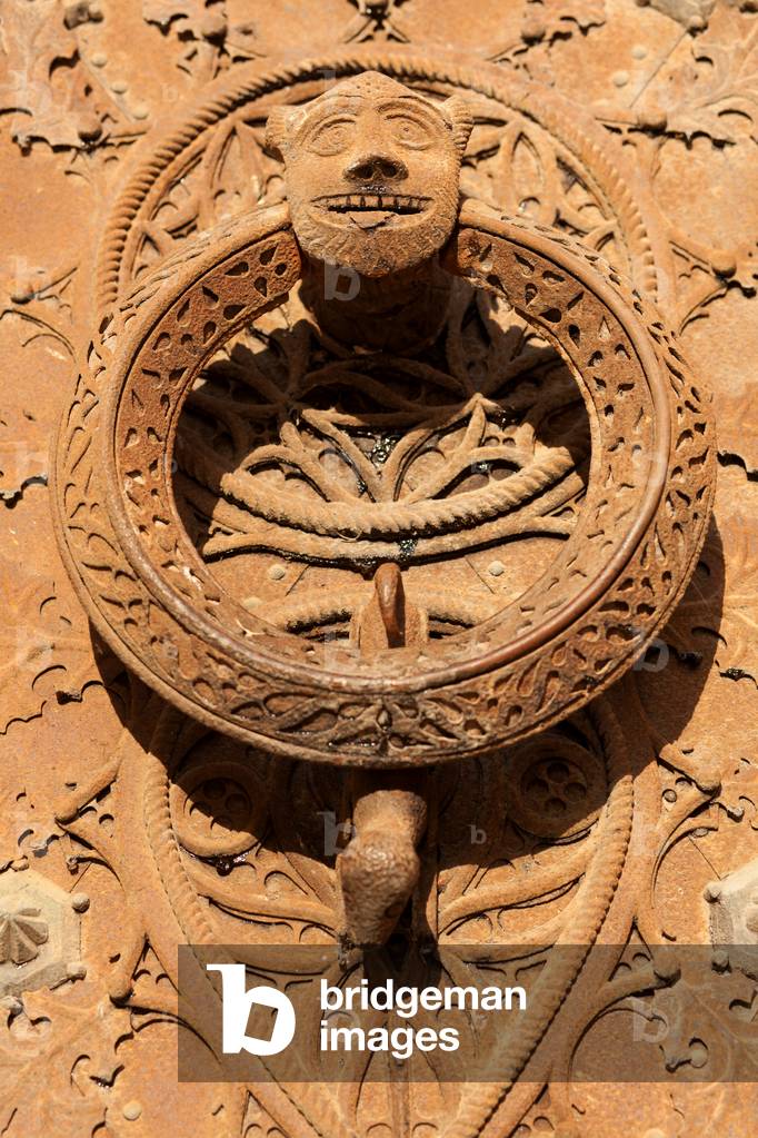 Cathedral (Catedral de Santa María, la Seu). West façade. Detail. The entrance doors. Ironwork. A door handle.